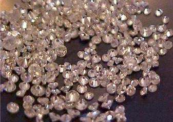 8xRound Brilliant Cut 0.02-0.03ct / colour G J- SI1- (DIAMONDS)